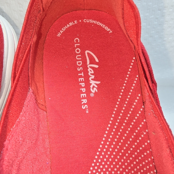 CLARKS CLOUDSTEPPERS VIBRANT RED SLIP-ON SNEAKERS WOMENS SIZE 9.5 EUC - Picture 5 of 11